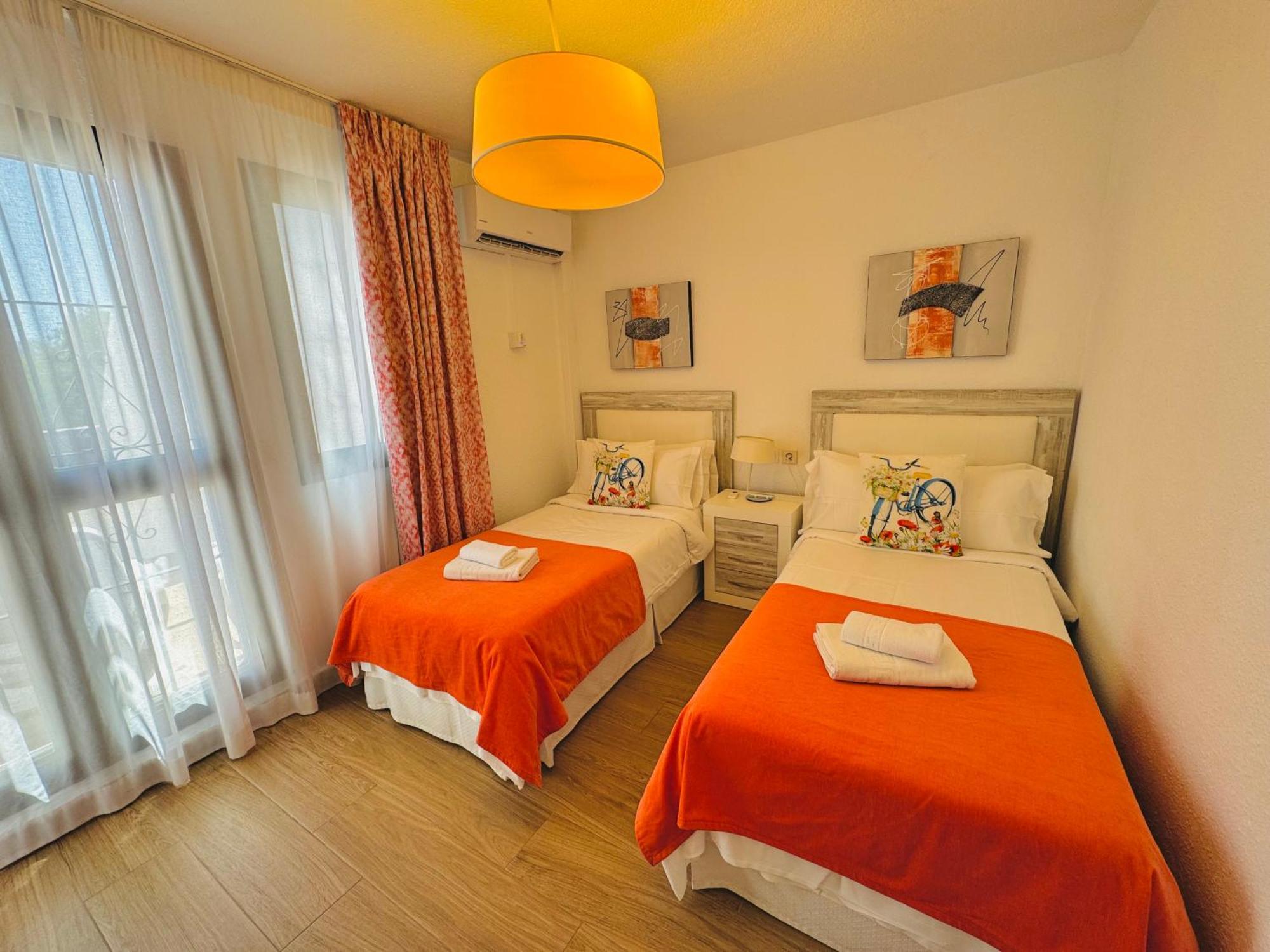 Pueblo Evita Premium Suites Benalmádena Exterior photo