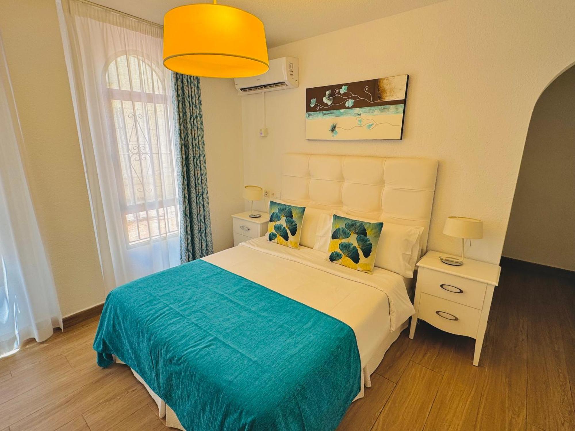 Pueblo Evita Premium Suites Benalmádena Exterior photo