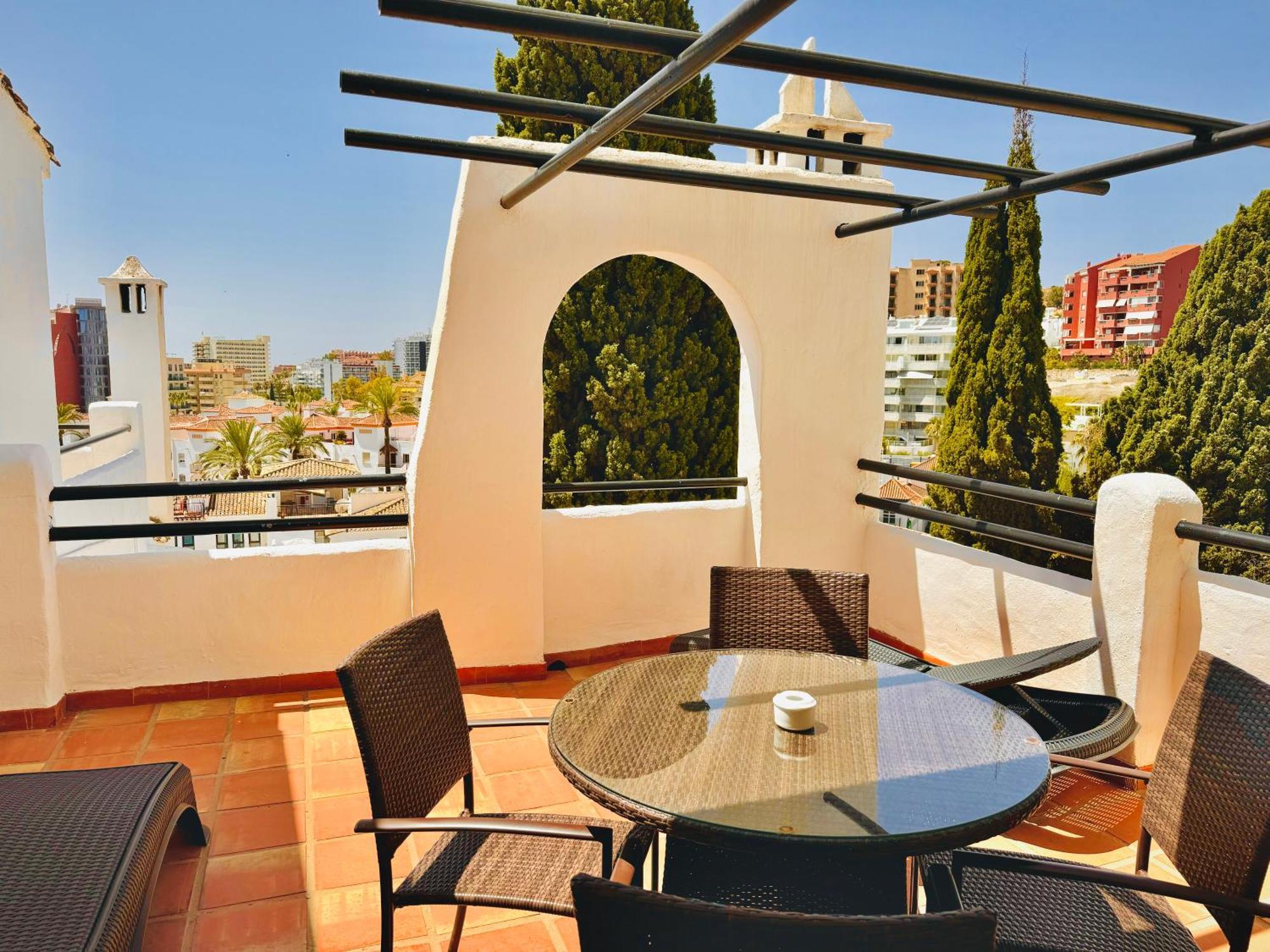 Pueblo Evita Premium Suites Benalmádena Exterior photo