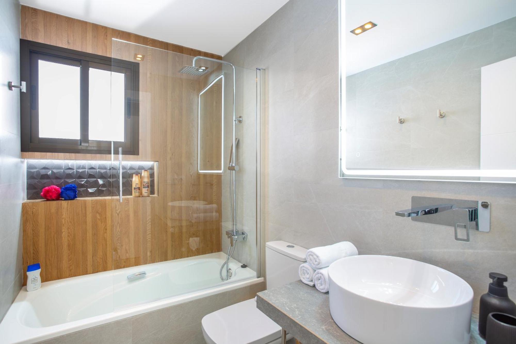 Pueblo Evita Premium Suites Benalmádena Exterior photo