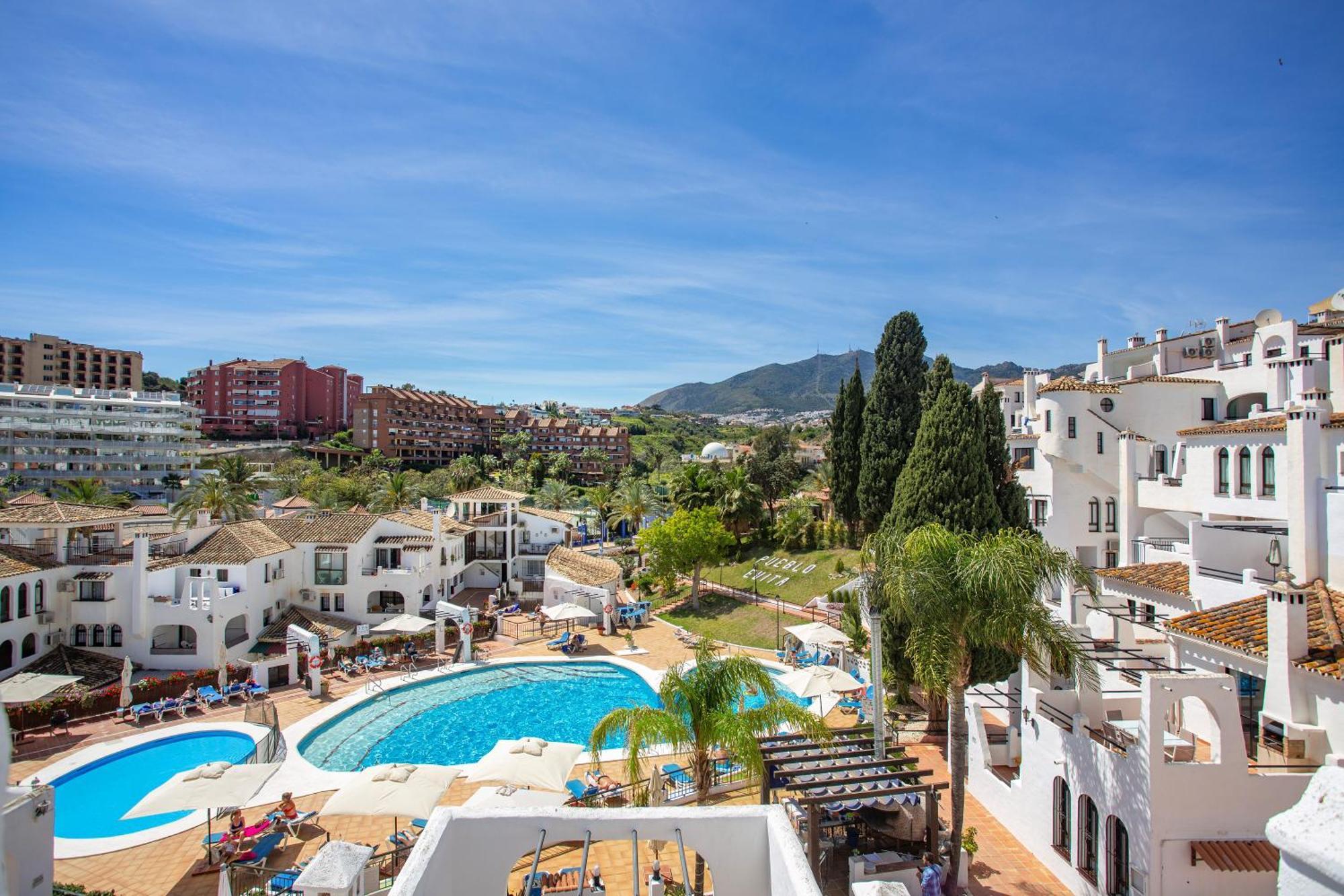 Pueblo Evita Premium Suites Benalmádena Exterior photo