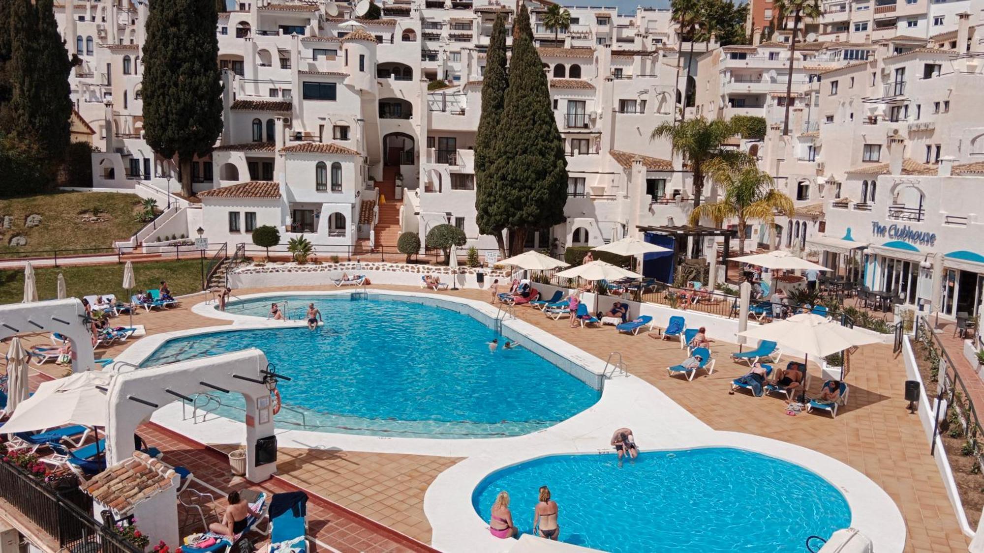 Pueblo Evita Premium Suites Benalmádena Exterior photo